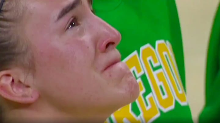 Oregon's Sabrina Ionescu Mourns Kobe Bryant Before Game Against Oregon State Oregon's Sabrina Ionescu Mourns Kobe Bryant Before Game Against Oregon State