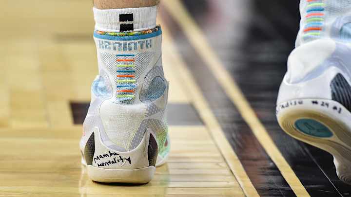 Iowa-Wisconsin Notebook: Hawkeyes Honor Kobe Iowa-Wisconsin Notebook: Hawkeyes Honor Kobe