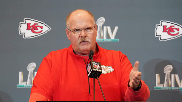 Chiefs DT Chris Jones, TE Travis Kelce Full Go in Wednesday Super Bowl Practice