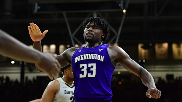 Arizona faces Washington and its zone defense in Seattle on Thursday