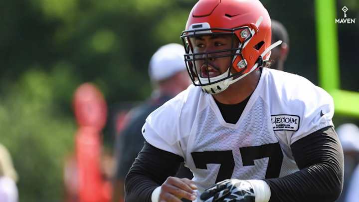Browns Waive Center Lo Falemaka