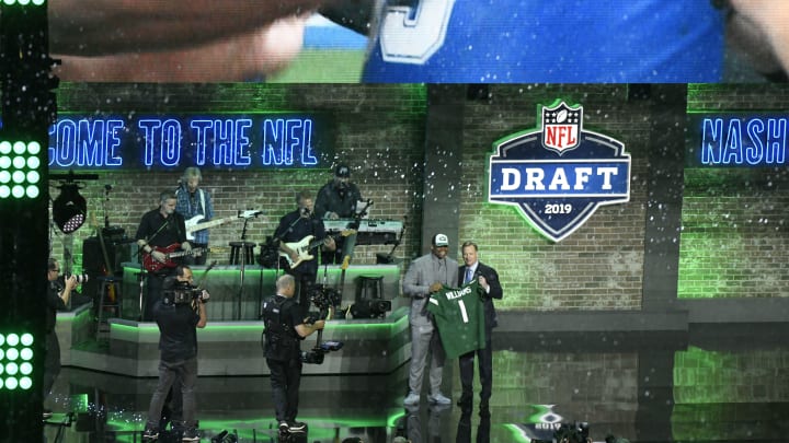 Two Offensive Positions Dominate National Mock Drafts For The New York Jets