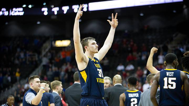 Logan Routt Signs Overseas Logan Routt Signs Overseas