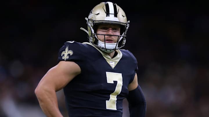 Saints re-sign QB Taysom Hill to 2-Yr, $21M Deal Saints re-sign QB Taysom Hill to 2-Yr, $21M Deal