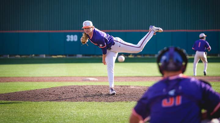 Clemson's Weatherly Ready For Shot At Ace Role