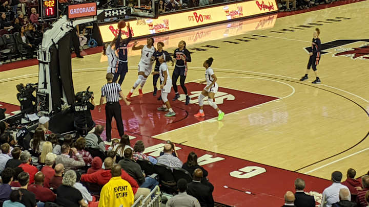 Underclassmen power Gamecocks past Auburn