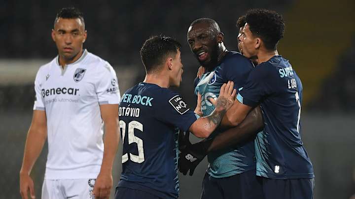 Teammates Appear to Stop Moussa Marega From Leaving After Racist Slurs Teammates Appear to Stop Moussa Marega From Leaving After Racist Slurs