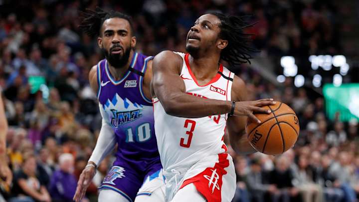 Chris Clemons' Jersey Retired by Campbell University