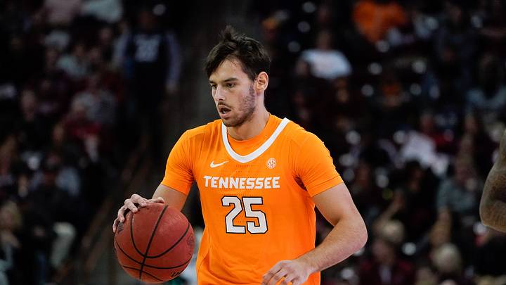 Live Updates: Vanderbilt (9-16) at Tennessee (14-11) Live Updates: Vanderbilt (9-16) at Tennessee (14-11)