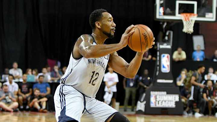 Ex-Buckeyes to Begin Title Defense on Ohio State Campus