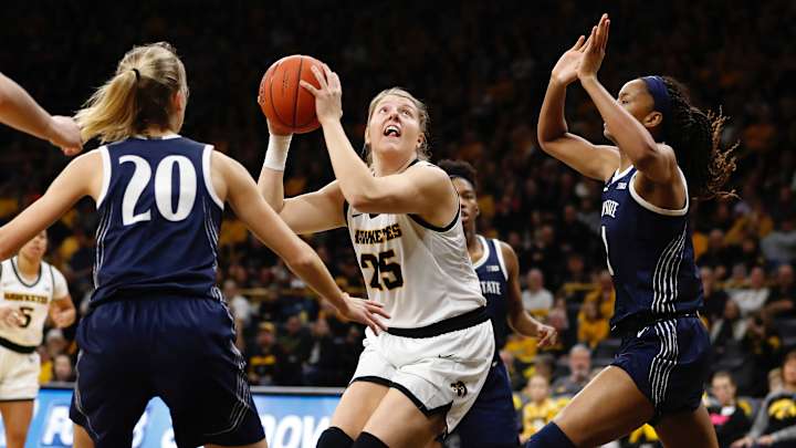 Time Is On Hawkeyes' Side In Win Time Is On Hawkeyes' Side In Win