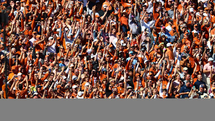 Texas Football Recruiting: Watch Texas 2020 Signee Show Off His Athleticism on the Hardwood