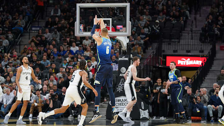 Doncic and Porzingis Lead Mavs Past Spurs 109-103 Doncic and Porzingis Lead Mavs Past Spurs 109-103