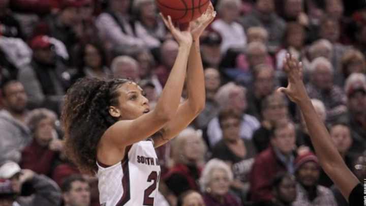 Gamecocks Notch 22nd Straight Win at Florida