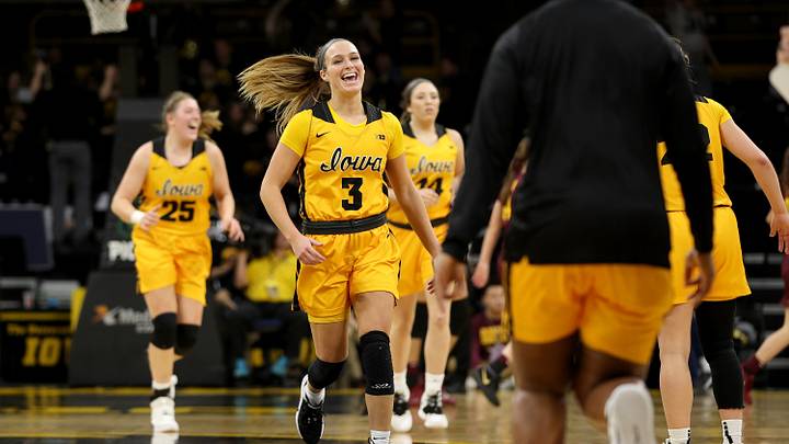 Emotions Don't Get To Hawkeyes In Win Over Minnesota Emotions Don't Get To Hawkeyes In Win Over Minnesota