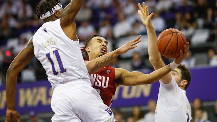 UW Basketball Team Returns to Losing Ways, Falls to WSU UW Basketball Team Returns to Losing Ways, Falls to WSU