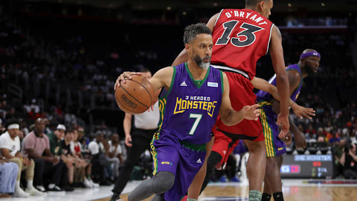 LSU Basketball Set to Retire Mahmoud Abdul Rauf's No. 35 Jersey at Halftime of Matchup with Texas A&M LSU Basketball Set to Retire Mahmoud Abdul Rauf's No. 35 Jersey at Halftime of Matchup with Texas A&M