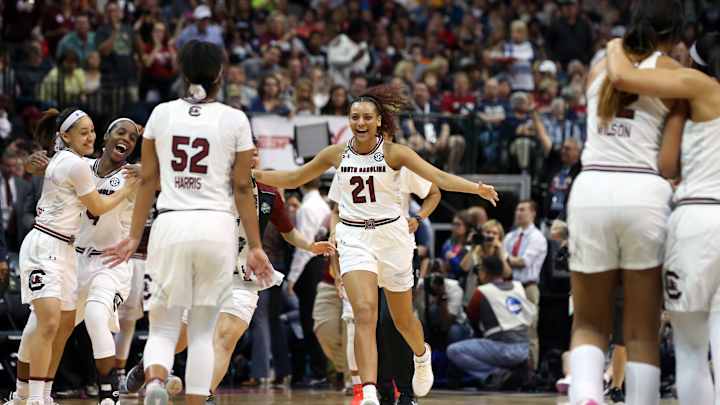 Former Gamecocks Congratulate Current Seniors on Successful Collegiate Careers