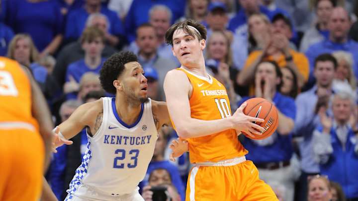 Vols flip script in Lexington, knock off Wildcats