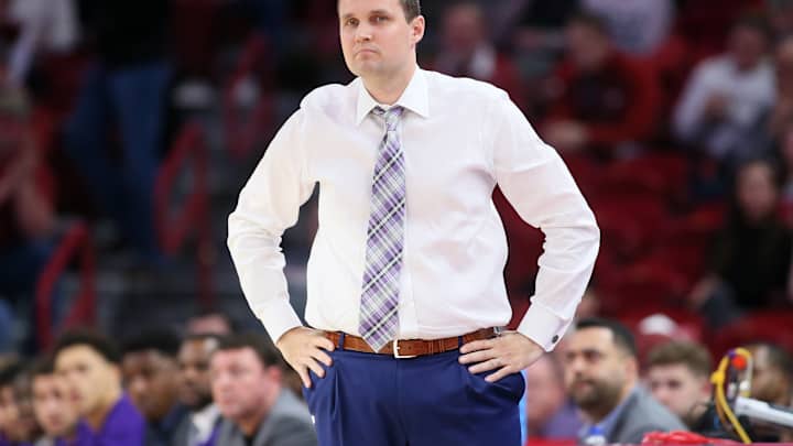 Abysmal Start Dooms LSU Basketball in Final SEC Road Game, Lose to Arkansas 99-90 Abysmal Start Dooms LSU Basketball in Final SEC Road Game, Lose to Arkansas 99-90