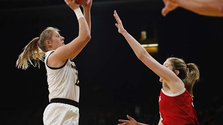 From 'Baby Post' To All-Big Ten, Czinano Fits Into Center Role