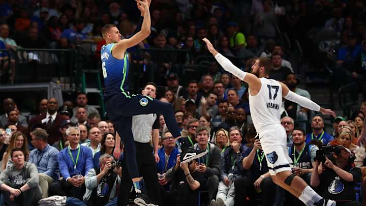 Mavs Extend Home Win Streak With 121-96 Domination of Grizzlies