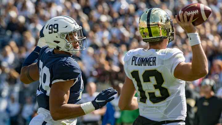 Bears Need Edge Rusher Even if Leonard Floyd Is Retained