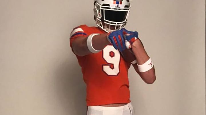 Tight End Nick Elksnis Signs With the Florida Gators