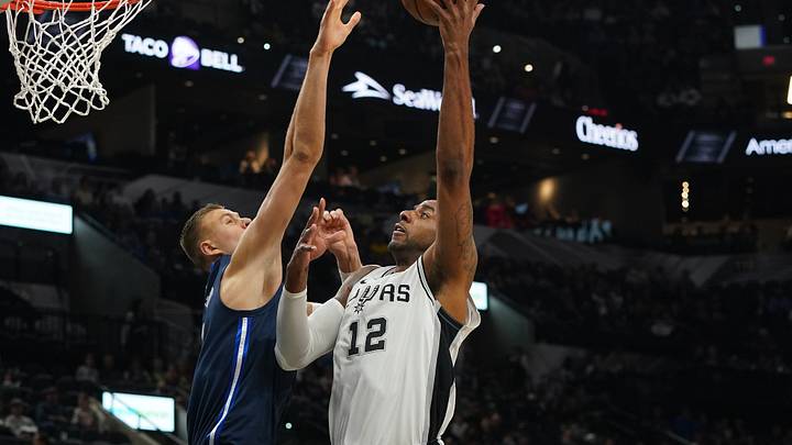 Late-Game Pressures Plague Mavs: Spurs Avoid Series Sweep Late-Game Pressures Plague Mavs: Spurs Avoid Series Sweep
