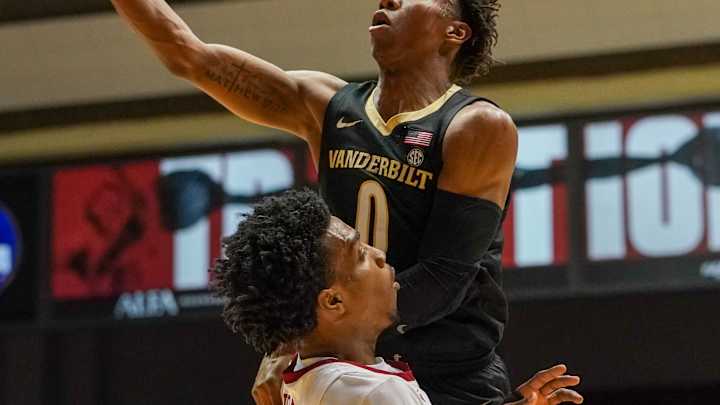 Vanderbilt's Lee Omitted from USBWA All-Region Team