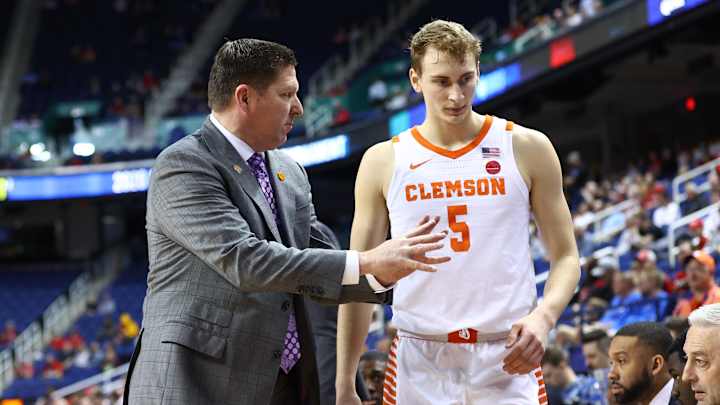 Clemson Shakes Off Sluggish First Half, Defeats Miami Clemson Shakes Off Sluggish First Half, Defeats Miami