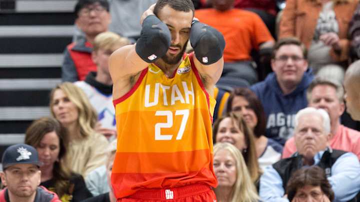 Rudy Gobert Apologizes to 'People That I May Have Endangered' Before Coronavirus Diagnosis Rudy Gobert Apologizes to 'People That I May Have Endangered' Before Coronavirus Diagnosis