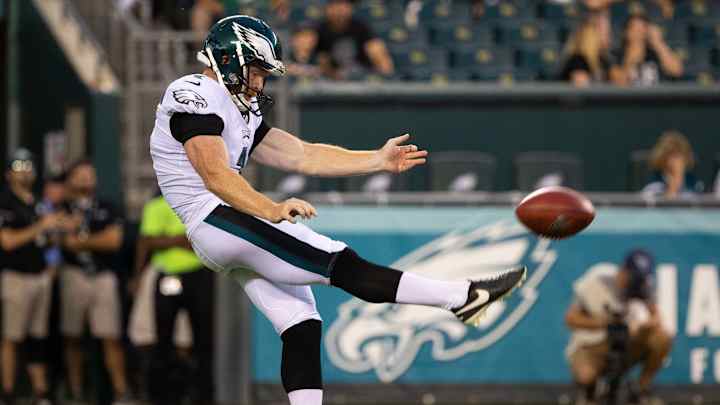 Cameron Johnson Signs with Texans