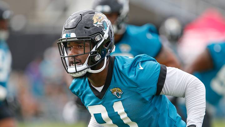 Jaguars Officially Place the Franchise Tag on Defensive End Yannick Ngakoue
