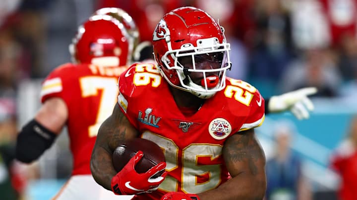Report: Chiefs To Pick Up Option on Running Back Damien Williams