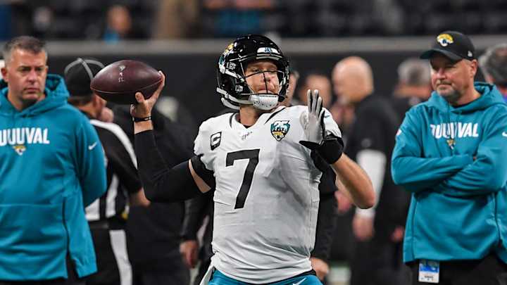 Why Nick Foles Is No Lock to Start for Bears Opening Day