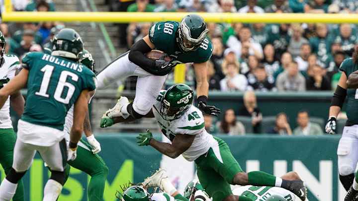 NFL free agency update: Neville Hewitt returns to the New York Jets