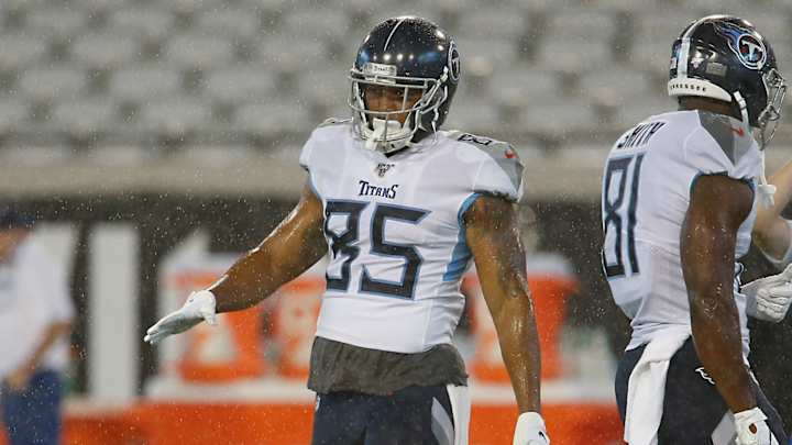 Pruitt Deal Keeps Tight End Trio Together