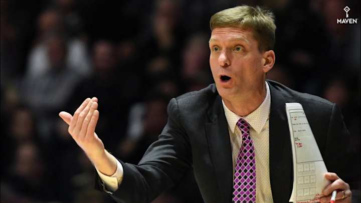 Texas Basketball: Shaka Smart Comments on Assistant Taking Head Coaching Job Texas Basketball: Shaka Smart Comments on Assistant Taking Head Coaching Job