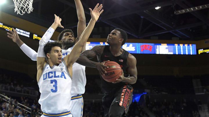 Hoops Update: Transfers and turning pro