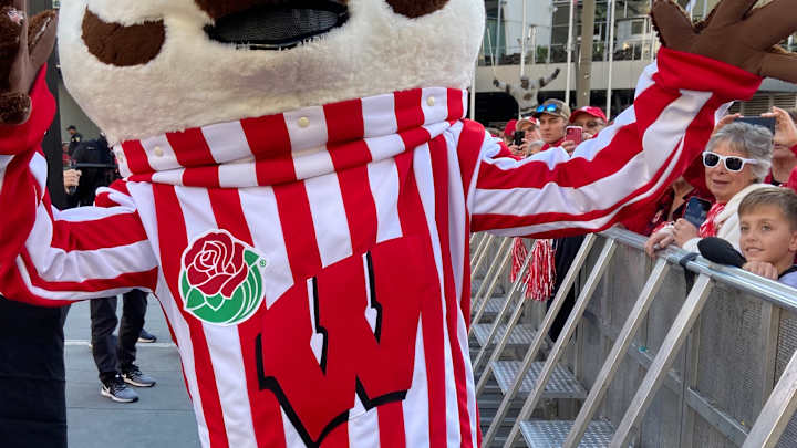 2021 WR Skyler Bell Commits to Wisconsin 2021 WR Skyler Bell Commits to Wisconsin