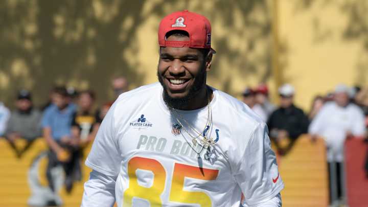 Former Tar Heel Eric Ebron Signs 2 Year Deal with Steelers