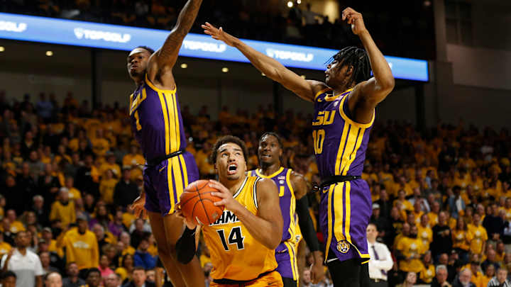 Report: Former LSU Basketball Guard James Bishop Transferring to George Washington