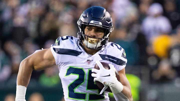 Amid COVID-19 Pandemic, Seahawks RB Travis Homer Staying on Top of His Game