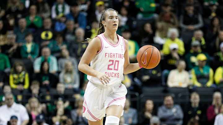 Oregon Senior Sabrina Ionescu Wins Wooden Award