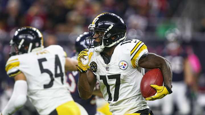 Eli Rogers Posts Heartfelt Picture to Steelers Fans in Hope of Return Eli Rogers Posts Heartfelt Picture to Steelers Fans in Hope of Return