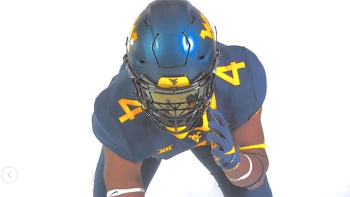 Inside the Commit: DE Hammond Russell