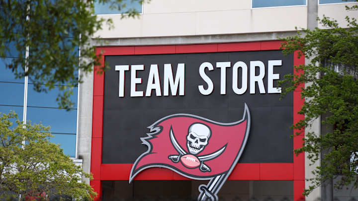 Tom Brady, Bucs Uniforms Dominate Sales Charts