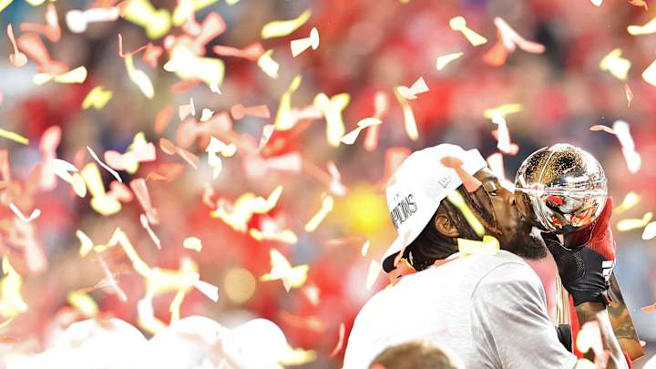 Arrowhead Report Roundtable: Chiefs re-sign Bashaud Breeland Arrowhead Report Roundtable: Chiefs re-sign Bashaud Breeland