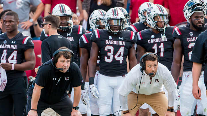 Texas Football: Linebackers Coach Coleman Hutzler Shares Tips During 'Technique Tuesday'